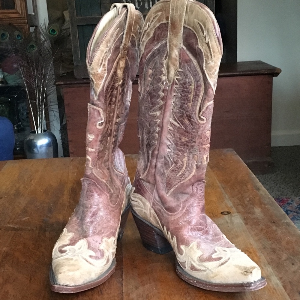 Corral boots